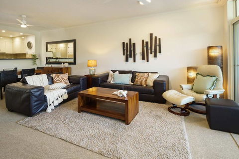 Golf Getaway Close To The Beach In Twin Waters - Tourism Caloundra 1