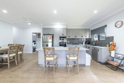 Getaway On The Green - Tourism Caloundra 0