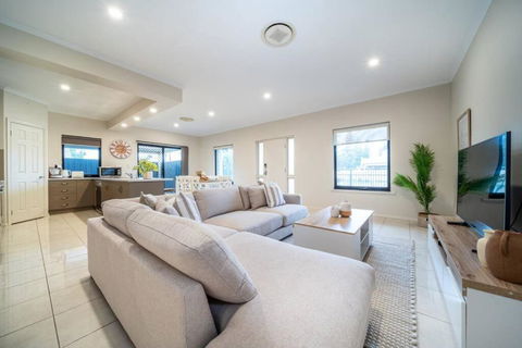 Gone Coastal Grange - Tourism Caloundra 2