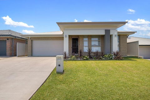 Gone Coastal - Tourism Caloundra 0