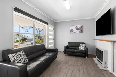 Good Times On Grandview - Tourism Caloundra 0