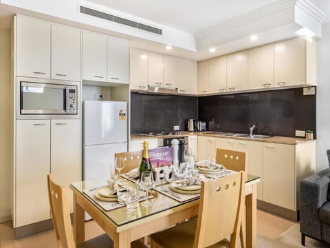 Good Value Convenient City Central 2BR Apt - Tourism Caloundra 1