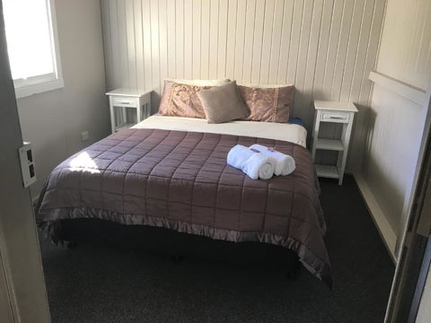 Goondihill Hotel - Tourism Caloundra 3
