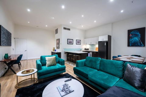 Gordons Place Entire Apartment CBD Location - Tourism Caloundra 2