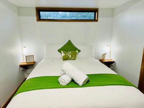 GORGE Chocolates Tiny House - Tourism Caloundra 4