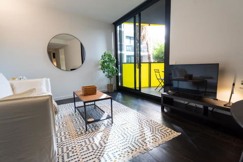Gorgeous 1-Bed Apartment With A Rooftop Pool - Tourism Caloundra 0