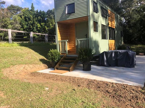 Gorgeous 2 Bedroom Tiny House Noosa Hinterland - Tourism Caloundra 2