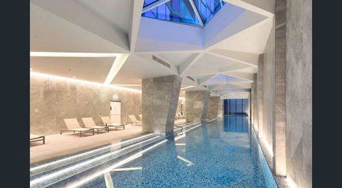 Gorgeous City Views 59th Floor 2BR With Pool & Gym - Tourism Caloundra 2