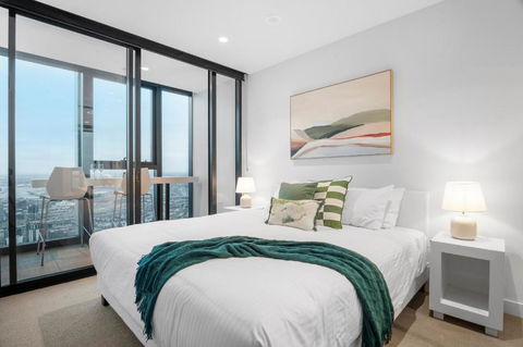Gorgeous City Views 70th Floor 3BR Apartment With Pool And Gym - Tourism Caloundra 3