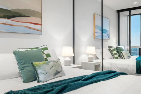 Gorgeous City Views 70th Floor 3BR Apartment With Pool And Gym - Tourism Caloundra 4