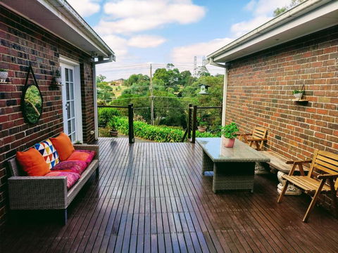 Gorgeous 4-Bedroom House On A Mansion - An Acre Land With Magnificent Pool & Garden - Tourism Caloundra 2