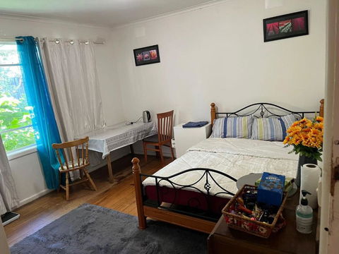 Gorgeous Master Bedroom Next To Frankston Station And Beach - Tourism Caloundra 0