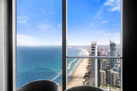 Gorgeous Oceanview 2B2B Beachfront Apartment In Surfers - Tourism Caloundra 0
