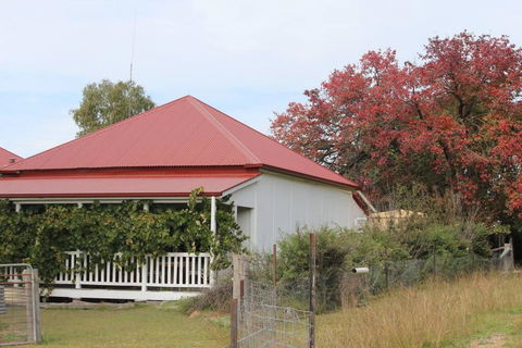 Glenlyon Dam Holiday Cottage & Farmstay - Tourism Caloundra 1