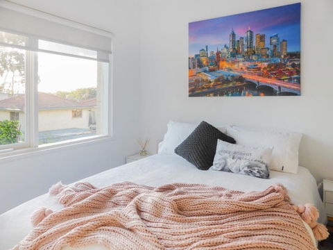 Glen Iris, Quiet Boutique 2 Bedroom Netflix, WIFI, Parking, Free Wine - Tourism Caloundra 3