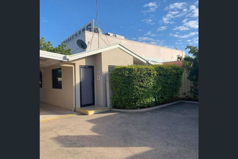 Fully Furnished Modern Unit In Centre Of City - Tourism Caloundra 0