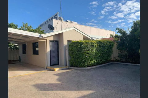 Fully Furnished Modern Unit In Centre Of City - Tourism Caloundra 2