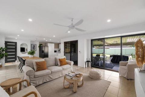 Gorgeous Coastal Escape On The Sunshine Coast, Family & Pet Friendly - Tourism Caloundra 4