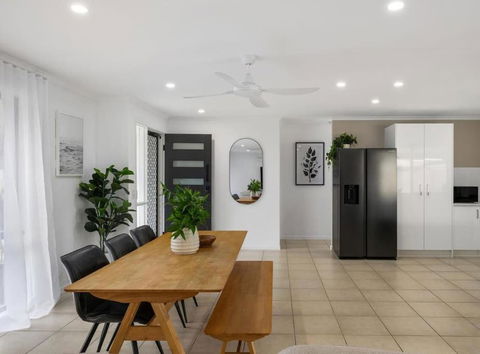 Gorgeous Coastal Escape On The Sunshine Coast, Family & Pet Friendly - Tourism Caloundra 2