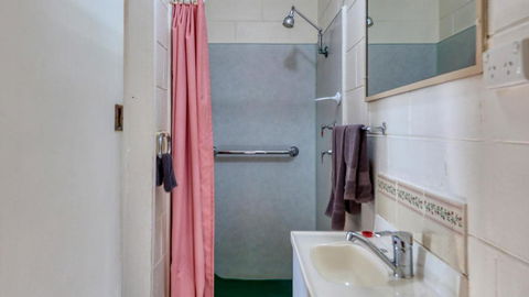 Golden Peak Motel PeakHill - Tourism Caloundra 3