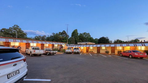 Golden Peak Motel PeakHill - Tourism Caloundra 2