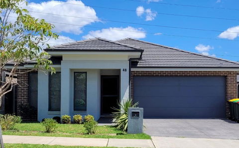 Gledswood Hills, The Cloverhill Charm - Tourism Caloundra 0