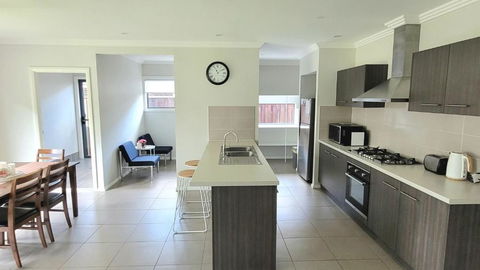 Gledswood Hills, The Cloverhill Charm - Tourism Caloundra 2