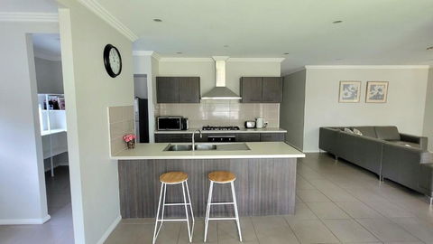 Gledswood Hills, The Cloverhill Charm - Tourism Caloundra 3