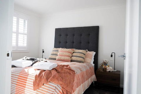 Getaway On Curran - CBD Escape, EV Plug, Firepit - Tourism Caloundra 1