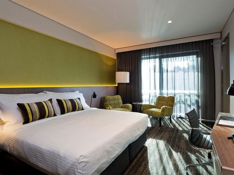 Glen Hotel And Suites - Tourism Caloundra 1