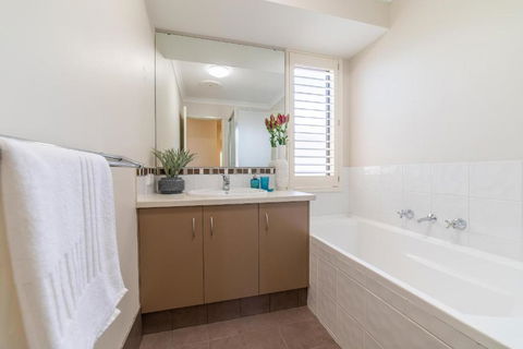 Greenmount Getaway - Tourism Caloundra 4