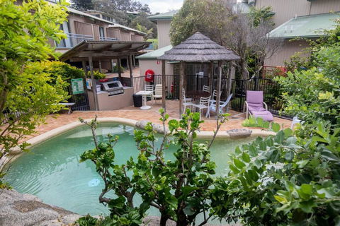 GORGEOUS STUDIO + 100M TO BEACH + POOL - Tourism Caloundra 1