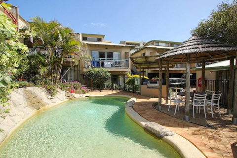 GORGEOUS STUDIO + 100M TO BEACH + POOL - Tourism Caloundra 3