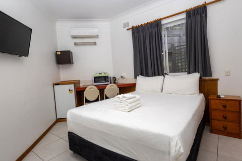 Gosford Inn Motel - Tourism Caloundra 3