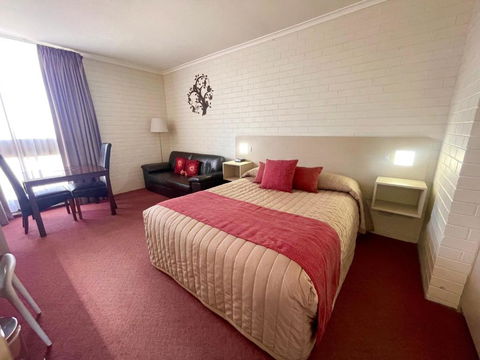 Goulburn Motor Inn - Tourism Caloundra 4
