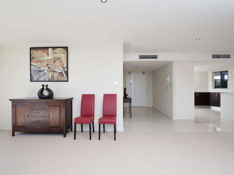 Government Road, Dolphin Cove, Unit 13, 2-6 - Tourism Caloundra 4