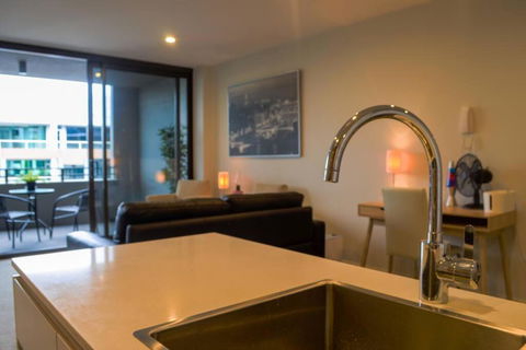 Governor Place - Executive Central Apartment - Tourism Caloundra 3