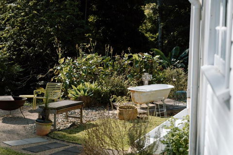 Gracie Cottage Romantic Secluded Hinterland Escape For 2 - Tourism Caloundra 0