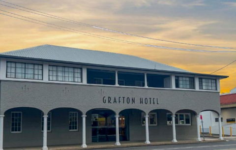 Grafton Hotel - Tourism Caloundra 0