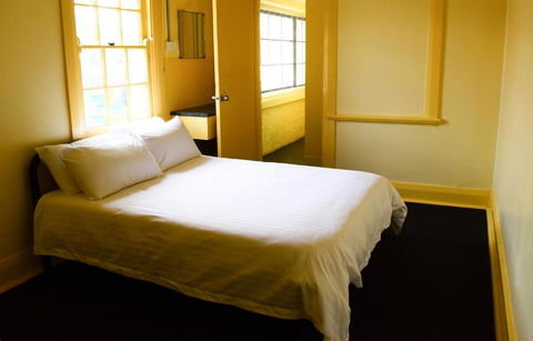 Grafton Hotel - Tourism Caloundra 2
