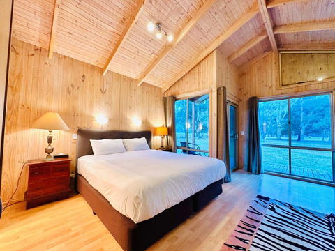 Grampians Chalets - Tourism Caloundra 2