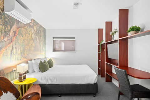 Grand Hotel And Studios - Tourism Caloundra 1