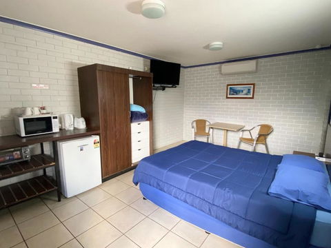 Grand Hotel Motel - Tourism Caloundra 4