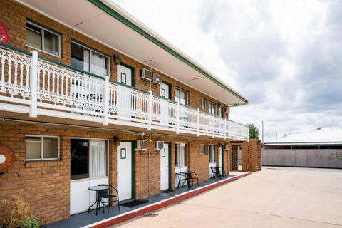 Grand Hotel Motel - Tourism Caloundra 0