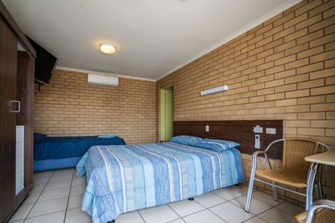 Grand Hotel Motel - Tourism Caloundra 2