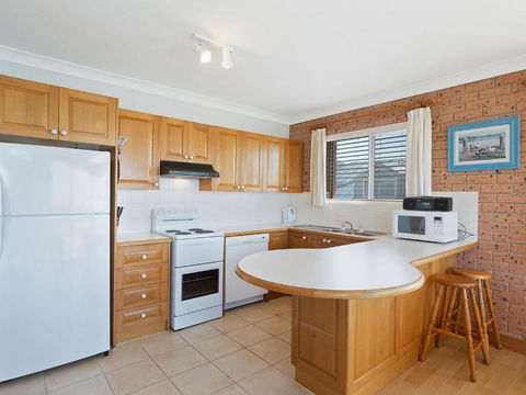 Grand Pacific 1 Unit 3 - First Floor - Tourism Caloundra 2
