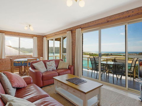 Grand Pacific 1 Unit 3 - First Floor - Tourism Caloundra 4