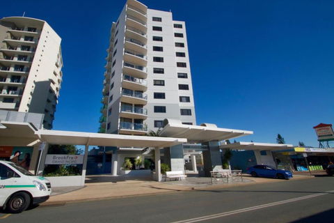 Grand Pacific Unit 112 Caloundra QLD - Tourism Caloundra 2