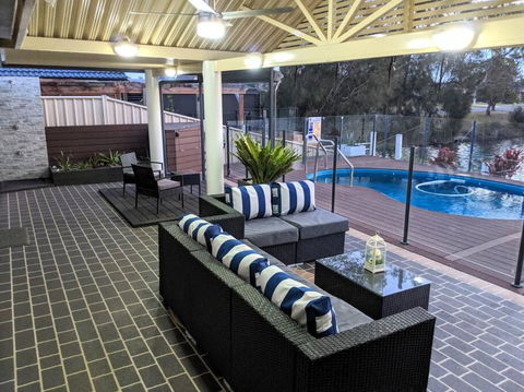 Grand Riviera Forster- Waterfront, Pool, Wharf - Tourism Caloundra 3