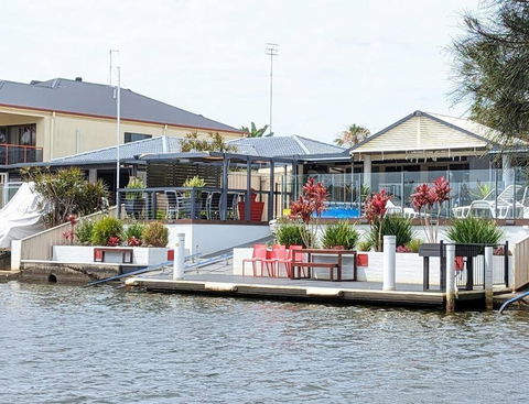 Grand Riviera Forster- Waterfront, Pool, Wharf - Tourism Caloundra 0